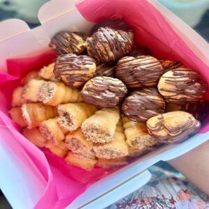 Микс кутия Еклери и Фунийки